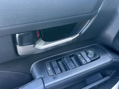 Used 2025 Toyota Tacoma TRD Off-Road image 12