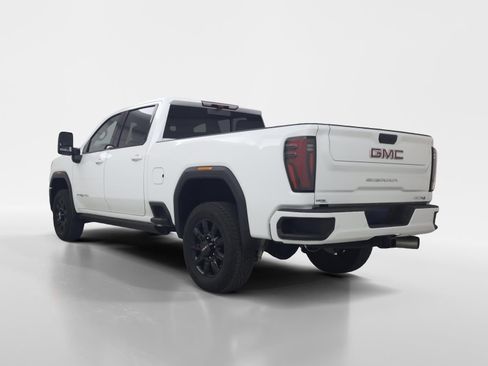 Used 2024 GMC Sierra 2500 AT4 w/ AT4 Premium Plus Package AWD/4WD image 5