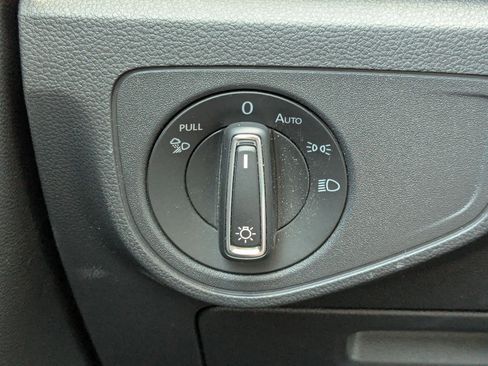 Used 2023 Volkswagen Atlas SE AWD/4WD image 17