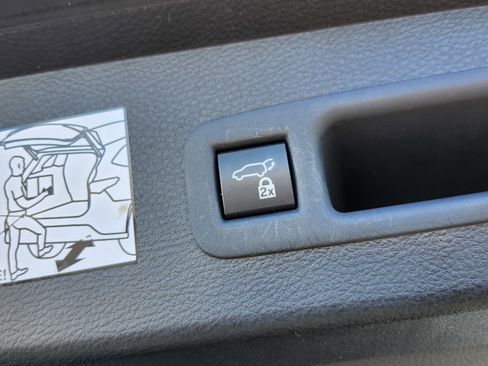 Used 2024 Toyota Sienna XLE w/ XLE Plus Package image 23