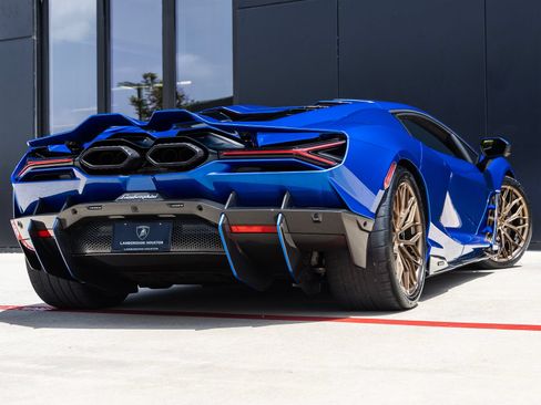 Used 2025 Lamborghini Revuelto AWD/4WD image 10