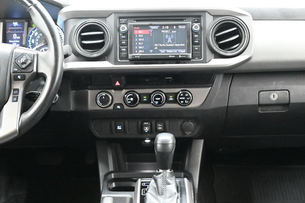 Used 2018 Toyota Tacoma SR5 AWD/4WD image 27