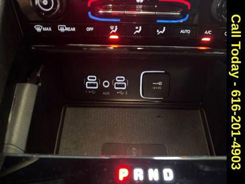 Used 2025 Jeep Grand Cherokee Altitude image 16