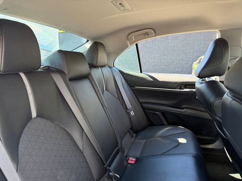Used 2022 Toyota Camry XSE image 18