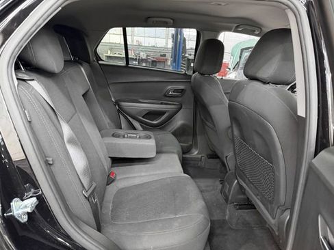 Used 2020 Chevrolet Trax LS w/ Tint and Cruise Package FWD image 7