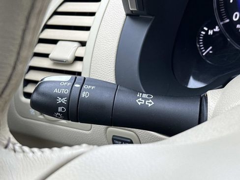 Used 2017 INFINITI QX70 AWD w/ Premium Package image 23