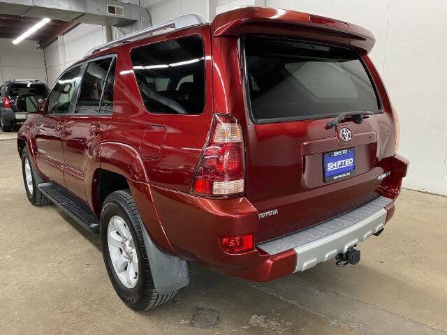 Used 2005 Toyota 4Runner SR5 AWD/4WD image 3