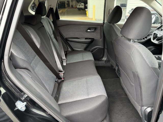 Used 2023 Nissan Rogue SV FWD image 11