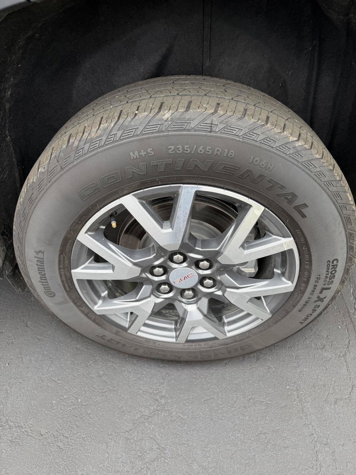 Used 2023 GMC Acadia SLT AWD/4WD image 11