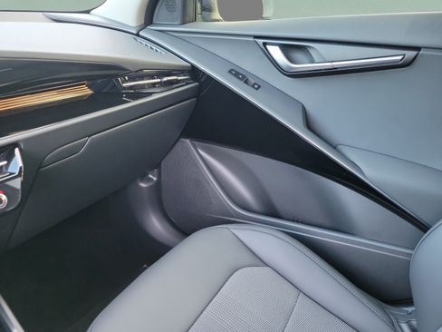 New 2026 Kia Niro EX FWD image 20
