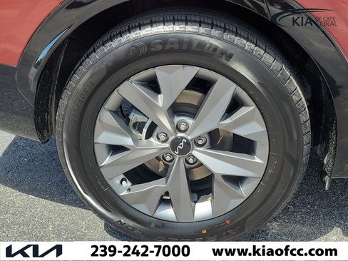 Certified 2023 Kia Sportage SX FWD image 9