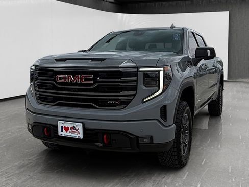 Used 2024 GMC Sierra 1500 AT4 w/ Technology Package AWD/4WD image 1