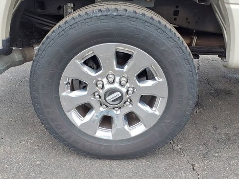 Used 2017 Ford F250 Lariat w/ Lariat Ultimate Package image 28