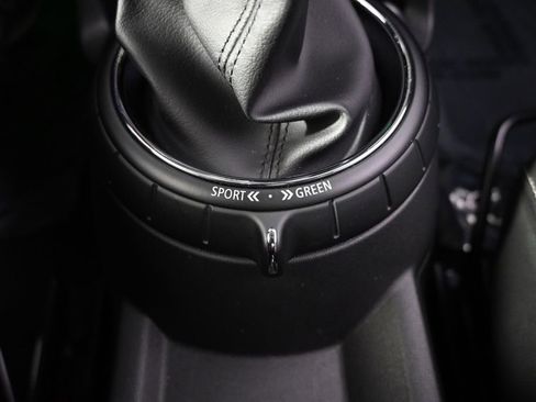 Used 2016 MINI Cooper 4-Door Hardtop image 30