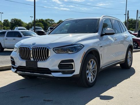 Used 2023 BMW X5 xDrive45e w/ Executive Package AWD/4WD image 2
