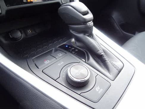 Used 2024 Toyota RAV4 XLE AWD/4WD image 26