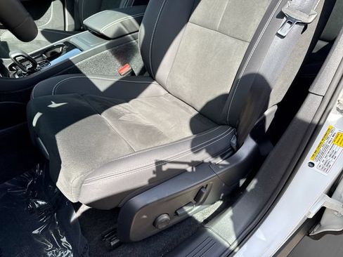 Certified 2023 Volvo XC40 Recharge Plus AWD/4WD image 17