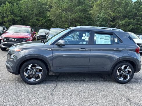 New 2025 Hyundai Venue SEL image 2