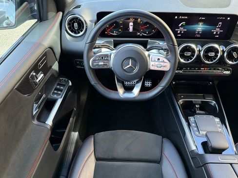 Used 2023 Mercedes-Benz GLB 250 image 13