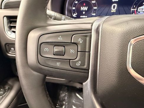 Used 2023 GMC Yukon XL SLT w/ SLT Premium Package image 33