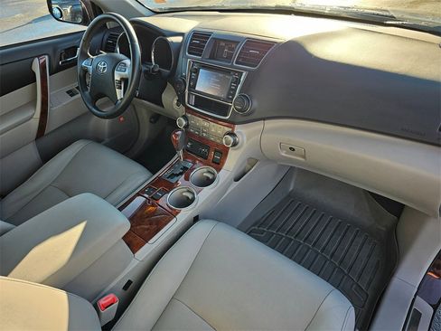 Used 2013 Toyota Highlander Limited image 11