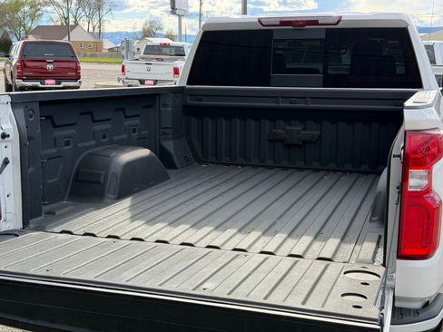 Used 2025 Chevrolet Silverado 1500 High Country w/ Technology Package image 9