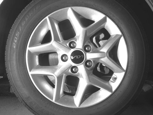 Used 2025 Kia Soul LX w/ LX Technology Package FWD image 20