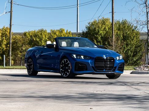 Certified 2025 BMW M440i Convertible image 2