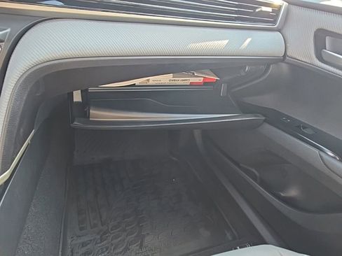 Used 2025 Toyota Camry SE image 21