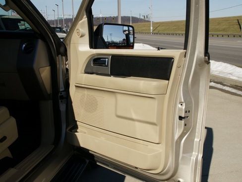 Used 2017 Ford Expedition EL XLT w/ Equipment Group 202A image 40