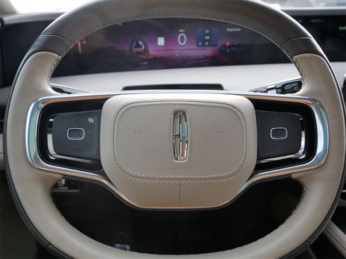 Used 2024 Lincoln Nautilus Premier w/ Equipment Group 102A image 16