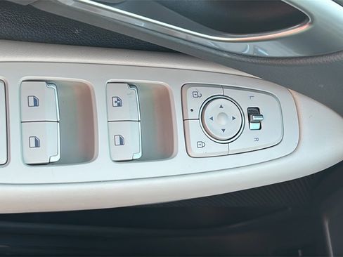 Certified 2025 Hyundai Sonata SE image 17