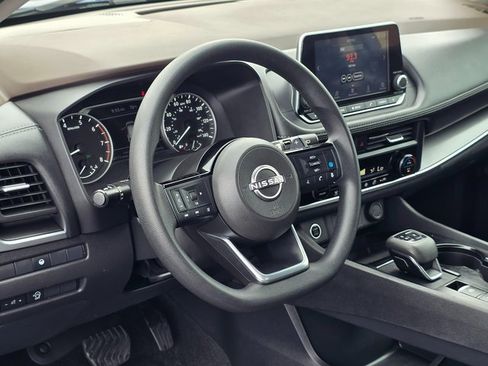 Used 2023 Nissan Rogue SV image 13