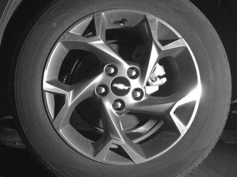 Used 2025 Chevrolet Trax LT FWD image 12