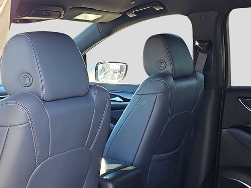 Used 2024 Buick Enclave Premium image 22