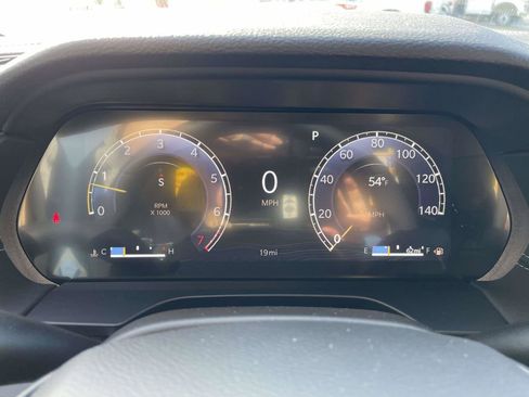 New 2025 Jeep Grand Cherokee L Altitude image 12