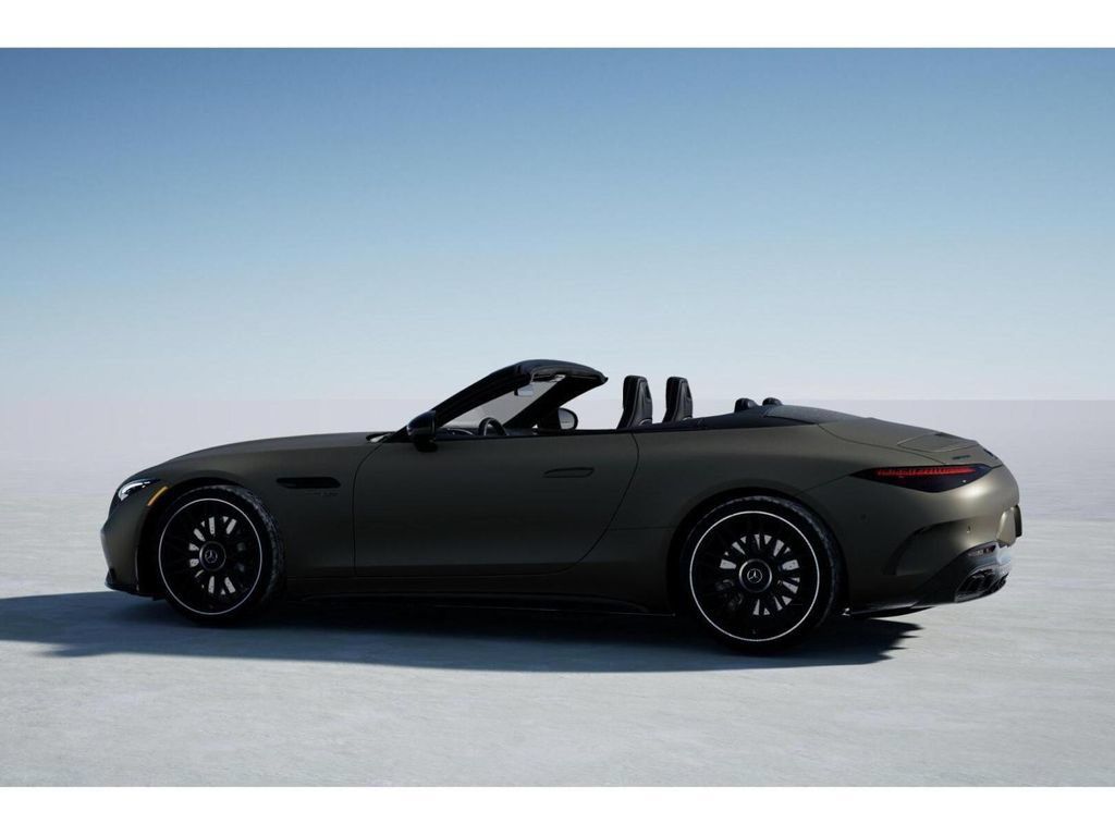 Used 2025 Mercedes-Benz SL 63 AMG 4MATIC image 32