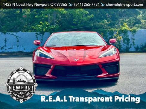 Used 2024 Chevrolet Corvette Stingray Coupe RWD image 2