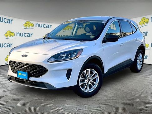 Used 2022 Ford Escape SE image 3