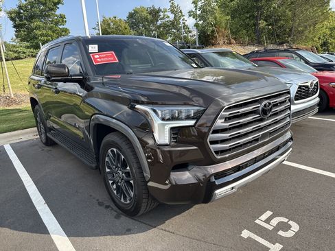 Used 2024 Toyota Sequoia Limited w/ Tow Technology Package AWD/4WD image 2