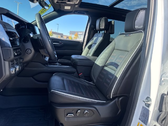 Used 2025 GMC Yukon AT4 Ultimate AWD/4WD image 17
