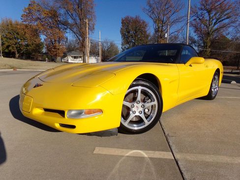 Used 2001 Chevrolet Corvette Convertible w/ Preferred Equipment Group2 image 12