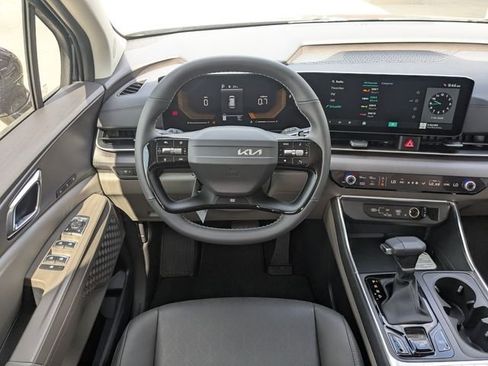 New 2027 Kia Carnival EX FWD image 18