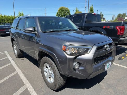 Used 2017 Toyota 4Runner SR5 Premium AWD/4WD image 3
