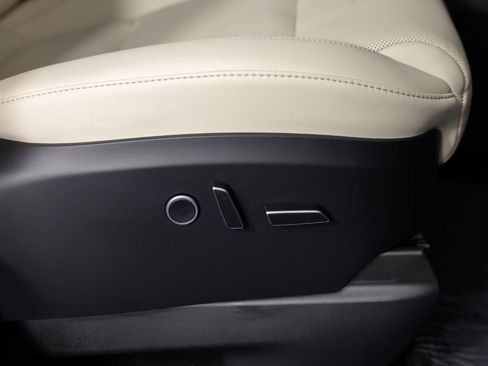 Used 2023 Tesla Model X AWD/4WD image 30