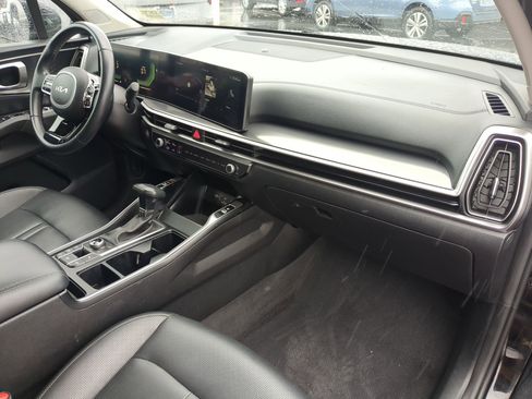 Certified 2024 Kia Sorento S image 29