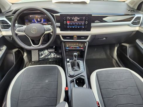 New 2025 Volkswagen Taos SE image 26