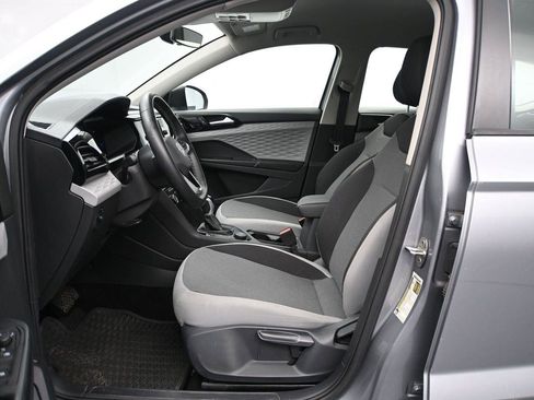 Used 2023 Volkswagen Taos S w/ Driver Assistance Package AWD/4WD image 7