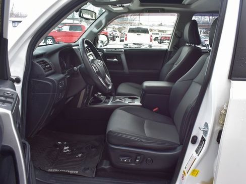 Used 2019 Toyota 4Runner SR5 Premium image 13