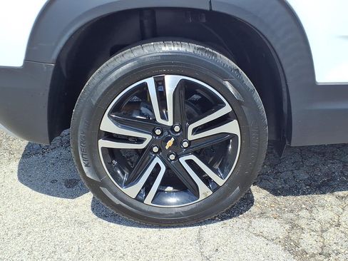 Used 2023 Chevrolet TrailBlazer LT FWD image 6